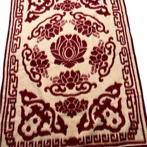 Vintage very heavy thick wool reversible red and cream floral blanket